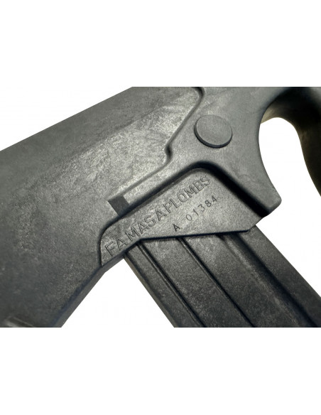 COLLECTION VENDUE - Fusil d'Assaut GIAT MAS FAMAS à plombs 4,5mm CO2 Etat Neuf avec 1 Chargeur et Guide Utilisateur